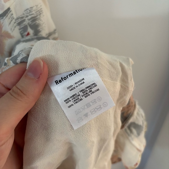 reformation cream & colourful hawaiian beach themed tie strap flowy mini dress🏝️ - Picture 8 of 8